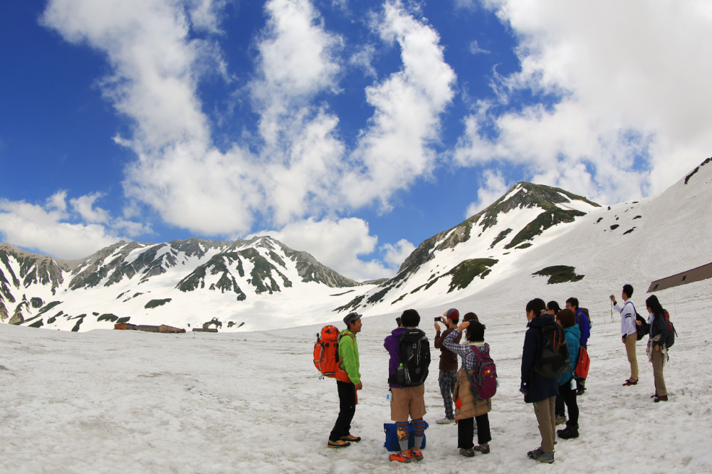 Guided Bus Tour: The “Great Valley of Snow”, The Tale of Water and Ice_image